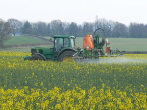 Crop_spraying_near_St_Mary_Bourne_-_geograph.org.uk_-_392462